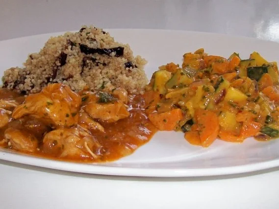 Geschmortes Hähnchenragout mit Pflaumen-Zimt-Couscous - Rezept - Bild Nr. 8