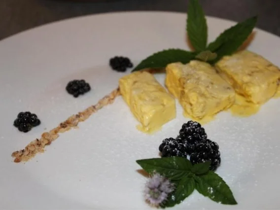 Haselnusshalbgefrohrenes - Rezept - Bild Nr. 2