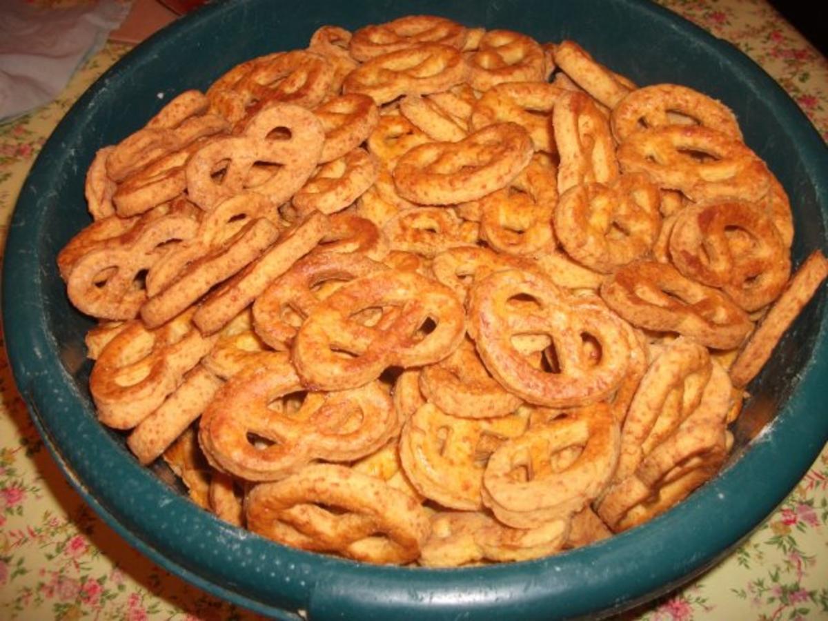 Käse Brezel - einfach - 428 kcal/100g