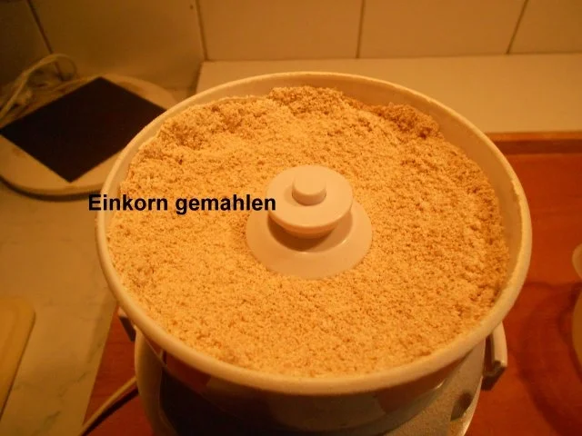 Rezept: Marzipan- Brötchen Bild Nr. 4 Marzipan- Brötchen - Rezept - Bild Nr. 4