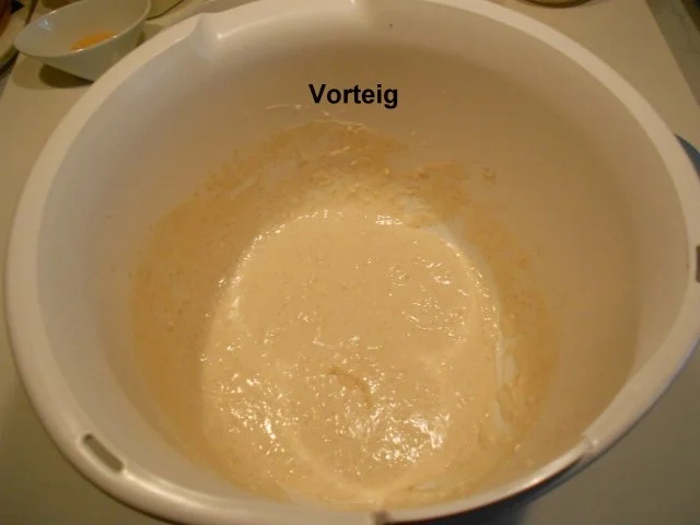 Rezept: Marzipan- Brötchen Bild Nr. 9 Marzipan- Brötchen - Rezept - Bild Nr. 9