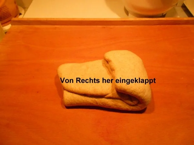 Rezept: Marzipan- Brötchen Bild Nr. 17 Marzipan- Brötchen - Rezept - Bild Nr. 17