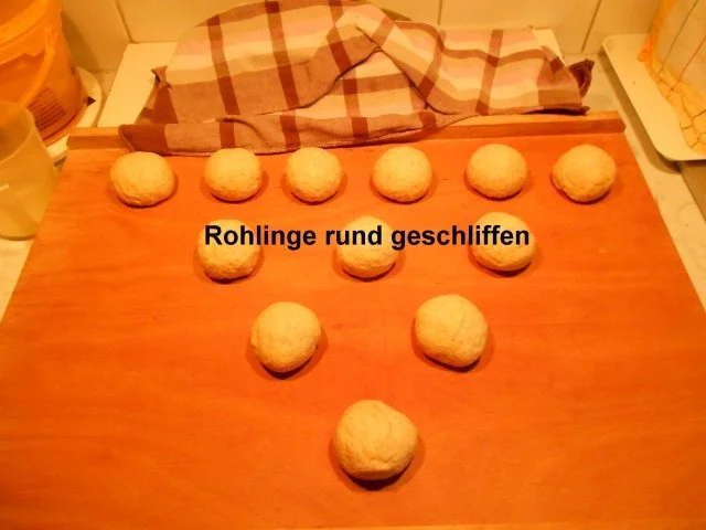 Rezept: Marzipan- Brötchen Bild Nr. 27 Marzipan- Brötchen - Rezept - Bild Nr. 27