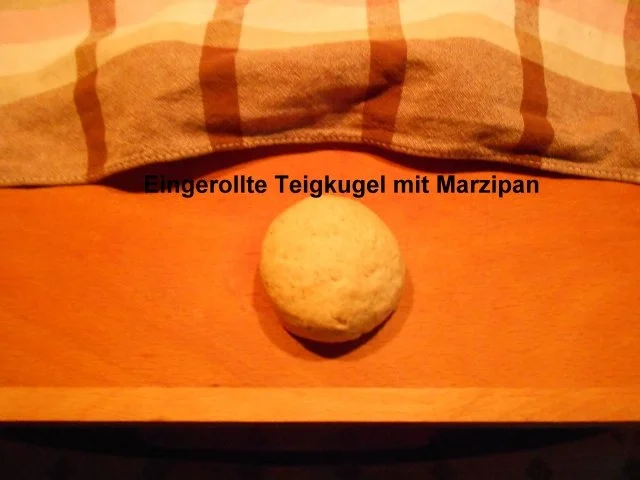 Rezept: Marzipan- Brötchen Bild Nr. 32 Marzipan- Brötchen - Rezept - Bild Nr. 32