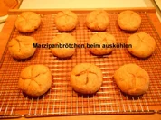 Marzipan- Brötchen - Rezept