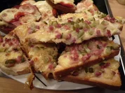 Schinken-Käse-Essiggurkerl Toast überbacken - Rezept