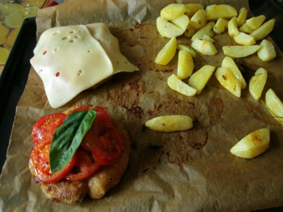 Kammkotelett mit Tomaten und Käse und Backofenkartoffeln - Rezept - Bild Nr. 8