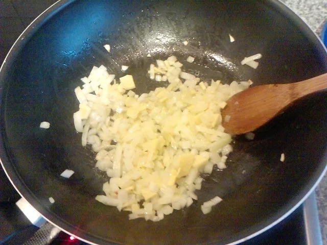 Tom Yam Gung - Nudeltopf - Chinesischer Nudeltopf für Freunde und Freundinnen der Schärfe - Rezept - Bild Nr. 2