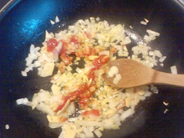 Tom Yam Gung - Nudeltopf - Chinesischer Nudeltopf für Freunde und Freundinnen der Schärfe - Rezept - Bild Nr. 3