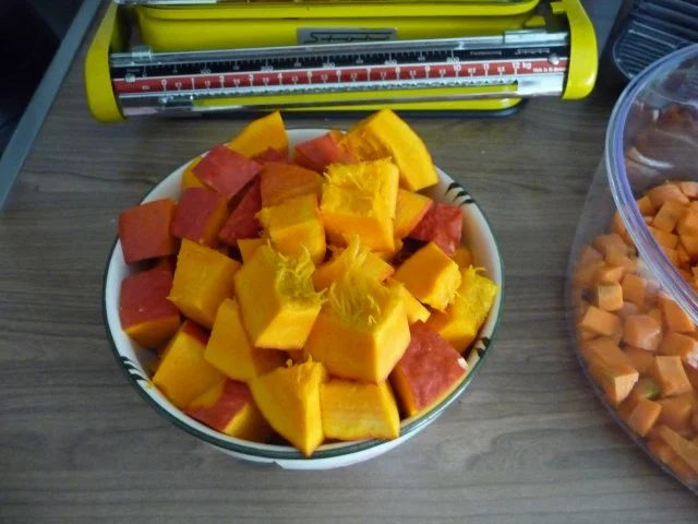 Suppen & Eintöpfe : Kürbissuppe mit oder OHNE Würsten - Rezept - Bild Nr. 8