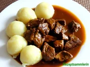 Fleisch:    RINDERGULASCH  mit Miniknödel - Rezept