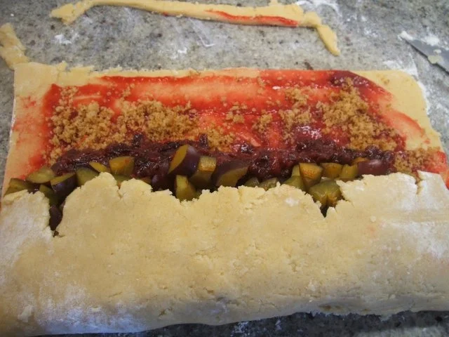 Rezept: Backen: Zwetschgenstrudel mit Mürbteig Bild Nr. 17 Backen: Zwetschgenstrudel mit Mürbteig - Rezept - Bild Nr. 17