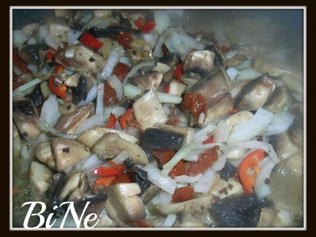 Rezept: BiNe` S CHAMPIGNON - KÆSEPFANNE Bild Nr. 5 BiNe` S CHAMPIGNON - KÆSEPFANNE - Rezept - Bild Nr. 5