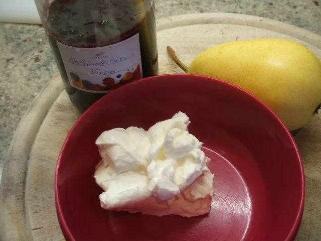 Frischkäse:  Holundersirup und Birne - Rezept - Bild Nr. 2