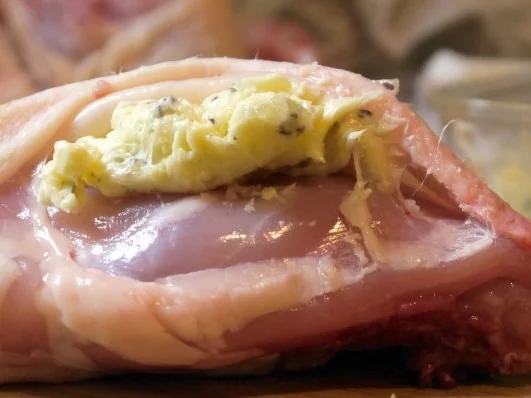 Chili-Knoblauch-Hähnchenschenkel auf Kartoffel-Paprikabett - Rezept - Bild Nr. 6