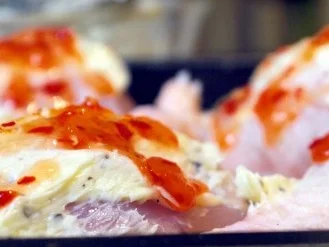 Chili-Knoblauch-Hähnchenschenkel auf Kartoffel-Paprikabett - Rezept - Bild Nr. 8