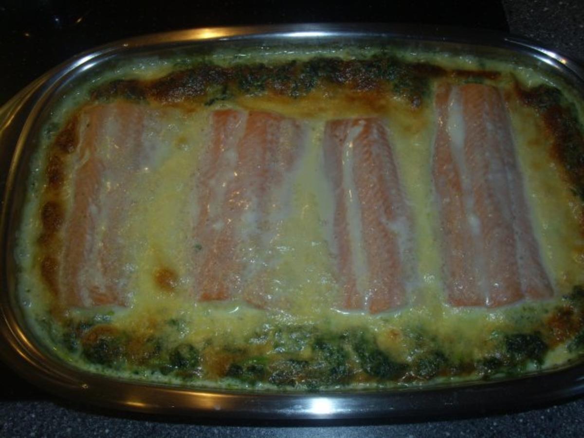 Lachsfilet auf Blattspinat - Rezept mit Bild - kochbar.de