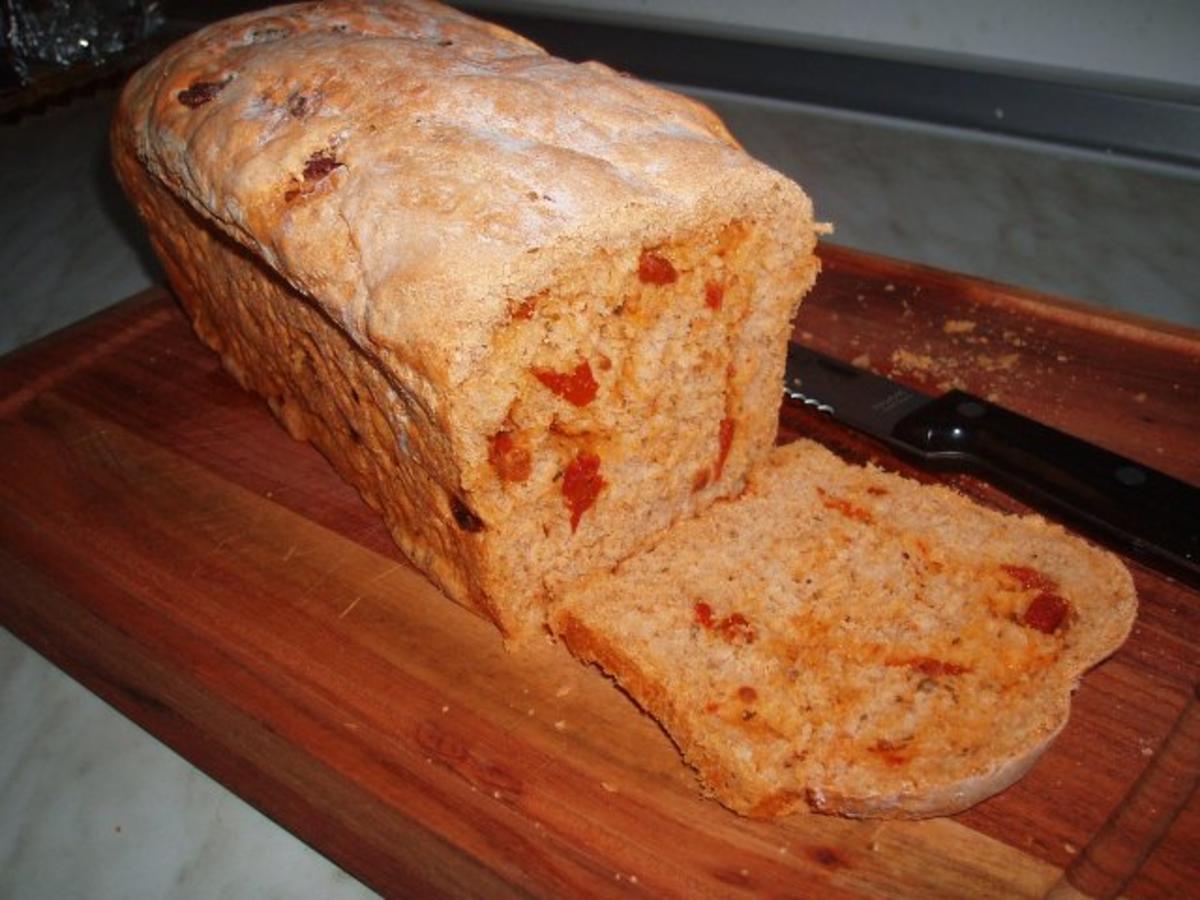 Tomaten Basilikum Brot - einfach - von Claudia84