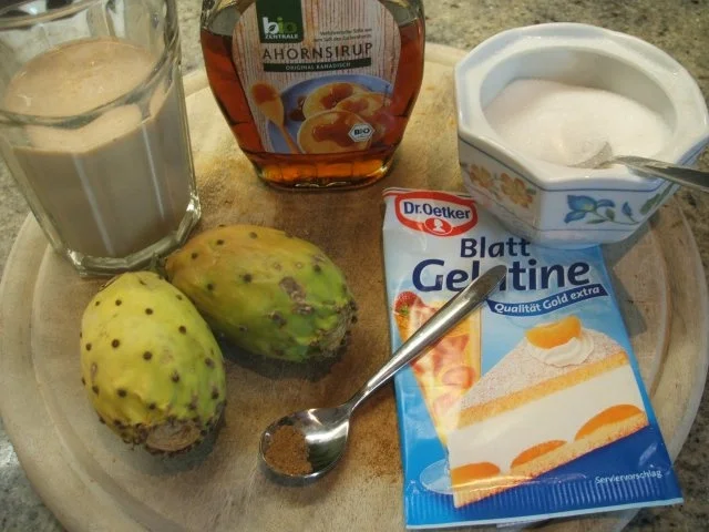 Dessert: "Café Latte" mit Kaktusfeigensoße - Rezept - Bild Nr. 2
