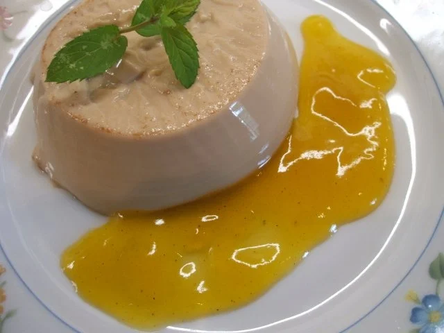 Dessert: "Café Latte" mit Kaktusfeigensoße - Rezept