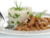 Putengeschnetzeltes mit Gemüse und Naturreis - Rezept