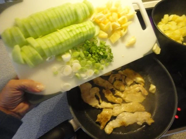 feuriger Asia-Puten-Schmorgurken Teller - Rezept - Bild Nr. 4