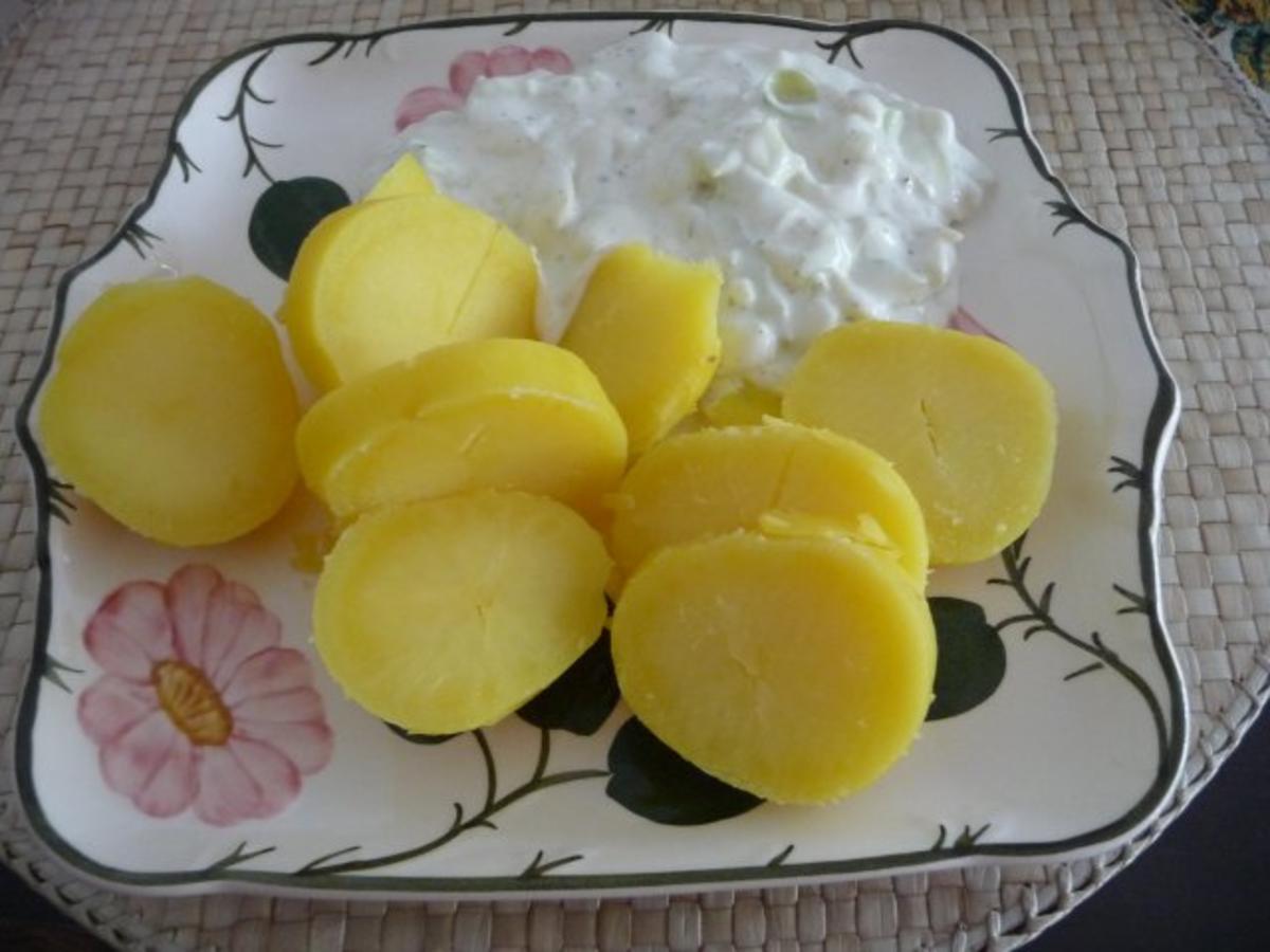 Bilder für Schmalhans - Küchenmeister : Pellkartoffeln mit Gurkenquark - Rezept