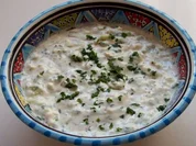 Rezept: Wรผrziger Feta-Gurken-Dip Wรผrziger Feta-Gurken-Dip - Rezept
