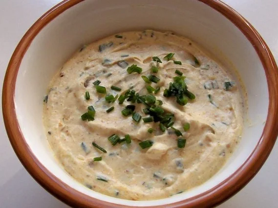 Pikanter Mango-Schmand-Dip - Rezept