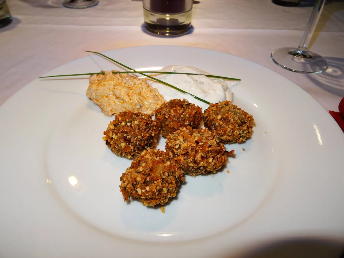 Vorspeise: Knusprig gebratene Champignons in Erdnusspanade - Rezept - Bild Nr. 9