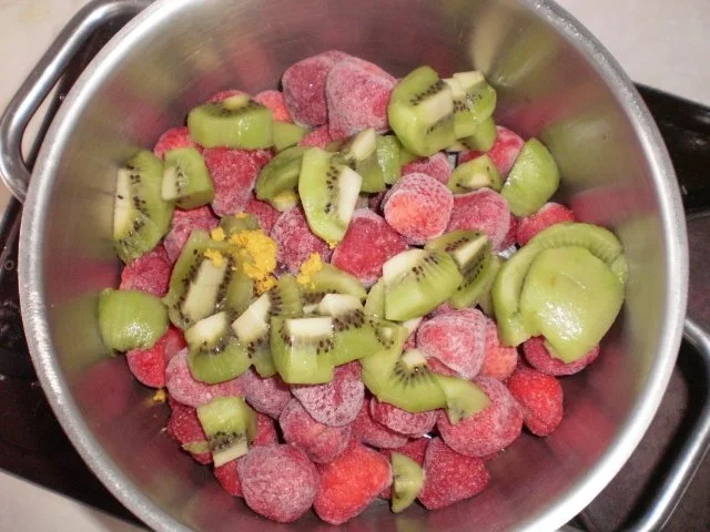 Erdbeer-Kiwi-Marmelade mit grünem Pfeffer - Rezept - Bild Nr. 3
