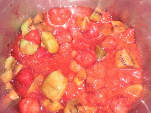 Erdbeer-Kiwi-Marmelade mit grünem Pfeffer - Rezept - Bild Nr. 4