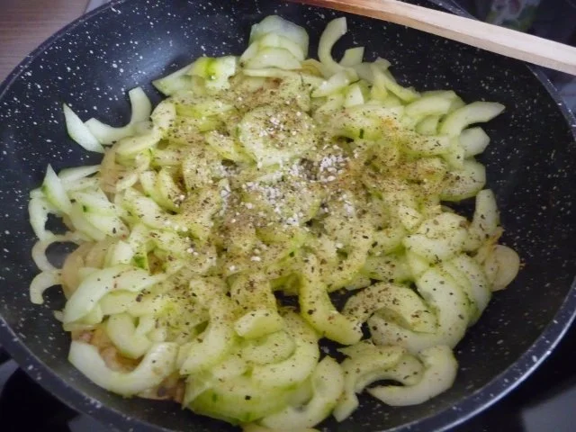 Rezept: Schmalhans - Küchenmeister : Pellkartoffeln mit Schmorgurken Bild Nr. 5 Schmalhans - Küchenmeister : Pellkartoffeln mit Schmorgurken - Rezept - Bild Nr. 5