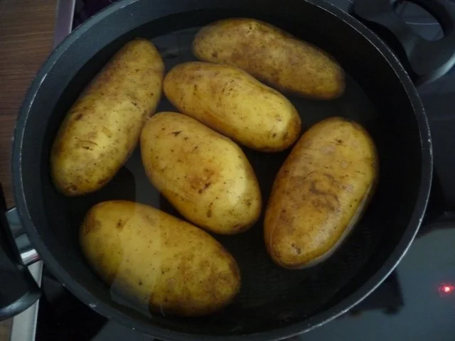 Rezept: Schmalhans - Küchenmeister : Pellkartoffeln mit Schmorgurken Bild Nr. 2 Schmalhans - Küchenmeister : Pellkartoffeln mit Schmorgurken - Rezept - Bild Nr. 2