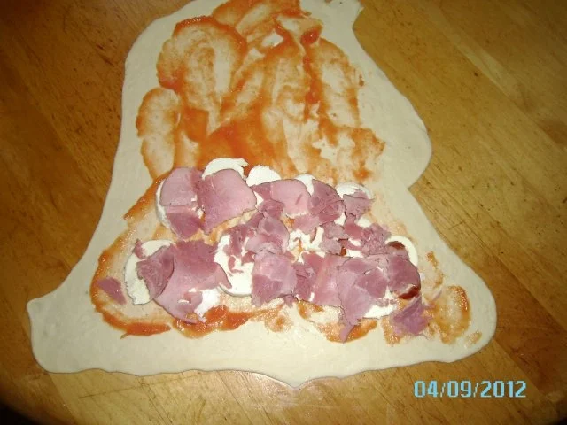 Calzone (mit Pilzen, Salami und Schinken) - Rezept - Bild Nr. 12