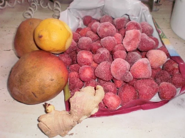 Rezept: Erdbeer-Mango-Marmelade mit Ingwer Bild Nr. 2 Erdbeer-Mango-Marmelade mit Ingwer - Rezept - Bild Nr. 2