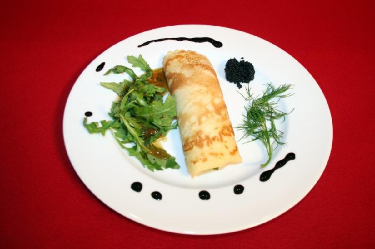 Pfannkuchen-Lachs-Roulade à la Königsallee - Rezept - kochbar.de