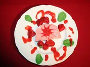 Rot-Weiße-Grüße - Erdbeerparfait - Rezept