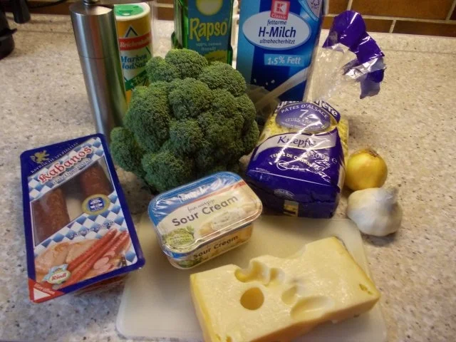 Rezept: Brokkoliauflauf mit Knepfle und Kabanossi Bild Nr. 2 Brokkoliauflauf mit Knepfle und Kabanossi - Rezept - Bild Nr. 2
