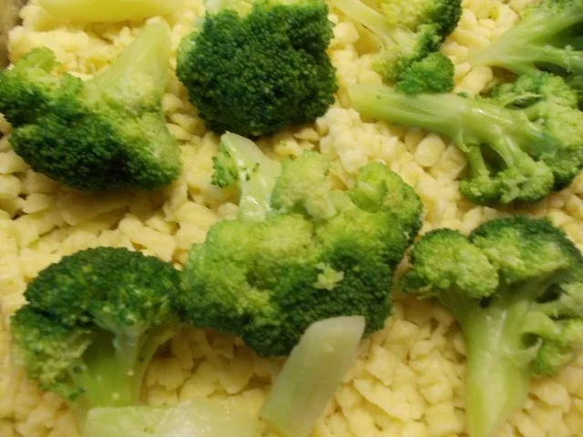 Rezept: Brokkoliauflauf mit Knepfle und Kabanossi Bild Nr. 8 Brokkoliauflauf mit Knepfle und Kabanossi - Rezept - Bild Nr. 8