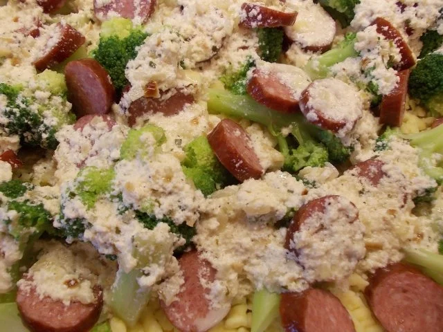 Rezept: Brokkoliauflauf mit Knepfle und Kabanossi Bild Nr. 10 Brokkoliauflauf mit Knepfle und Kabanossi - Rezept - Bild Nr. 10