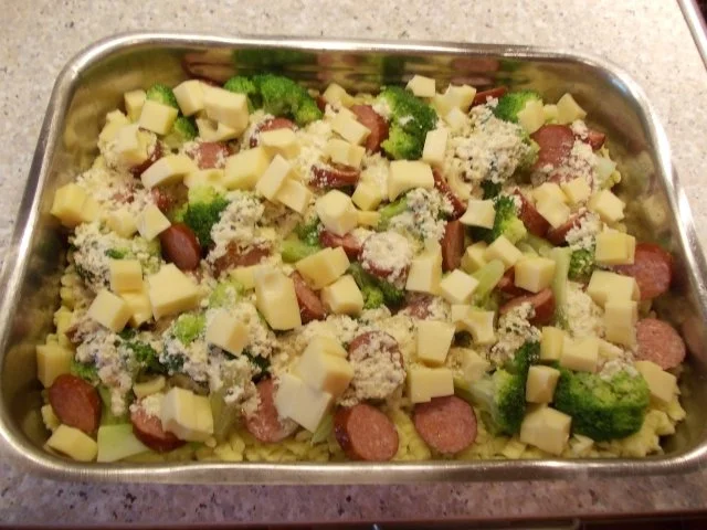 Rezept: Brokkoliauflauf mit Knepfle und Kabanossi Bild Nr. 11 Brokkoliauflauf mit Knepfle und Kabanossi - Rezept - Bild Nr. 11