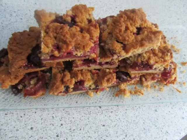 Rezept: Pflaumenkuchen mit weißen Schoko-Streuseln Pflaumenkuchen mit weißen Schoko-Streuseln - Rezept