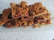 Pflaumenkuchen mit weißen Schoko-Streuseln - Rezept