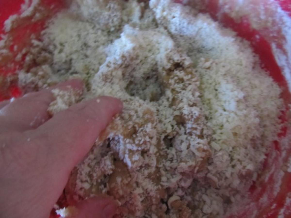 Pflaumenkuchen mit weißen Schoko-Streuseln - Rezept - Bild Nr. 4