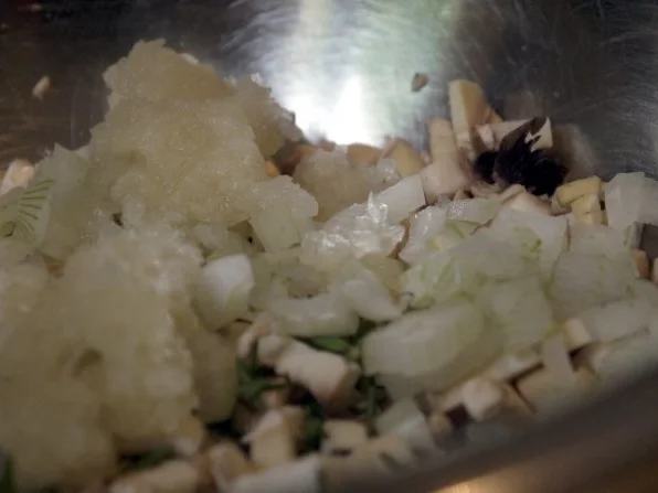 Gefüllte Champignons im Tomatenbett - Rezept - Bild Nr. 10