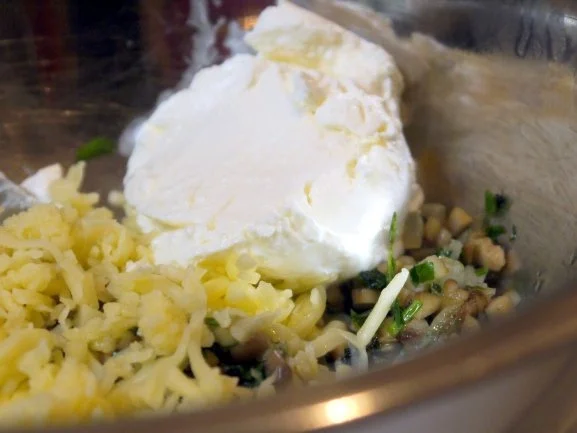 Gefüllte Champignons im Tomatenbett - Rezept - Bild Nr. 13