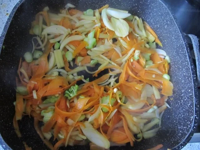 Rezept: Bandnudeln gebraten mit verschiedenen Gemüse Bild Nr. 8 Bandnudeln gebraten mit verschiedenen Gemüse - Rezept - Bild Nr. 8