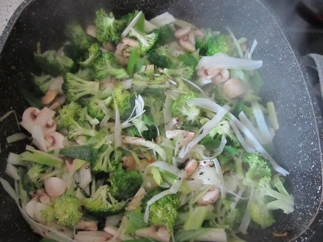 Rezept: Bandnudeln gebraten mit verschiedenen Gemüse Bild Nr. 9 Bandnudeln gebraten mit verschiedenen Gemüse - Rezept - Bild Nr. 9