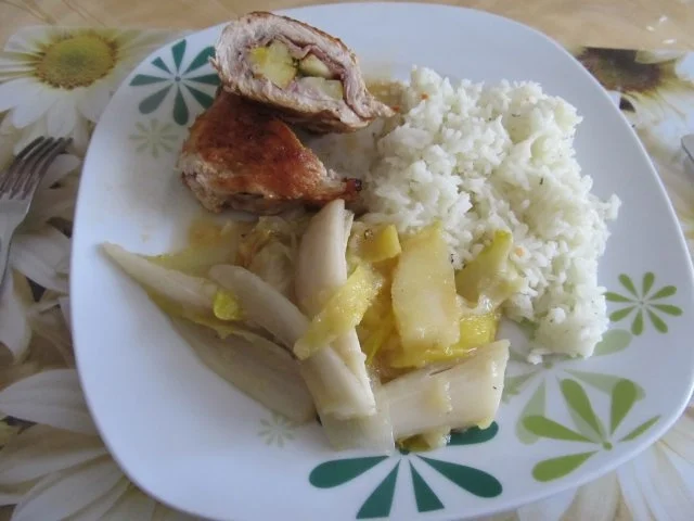 Putenröllchen mit Chicoreegemüse - Rezept